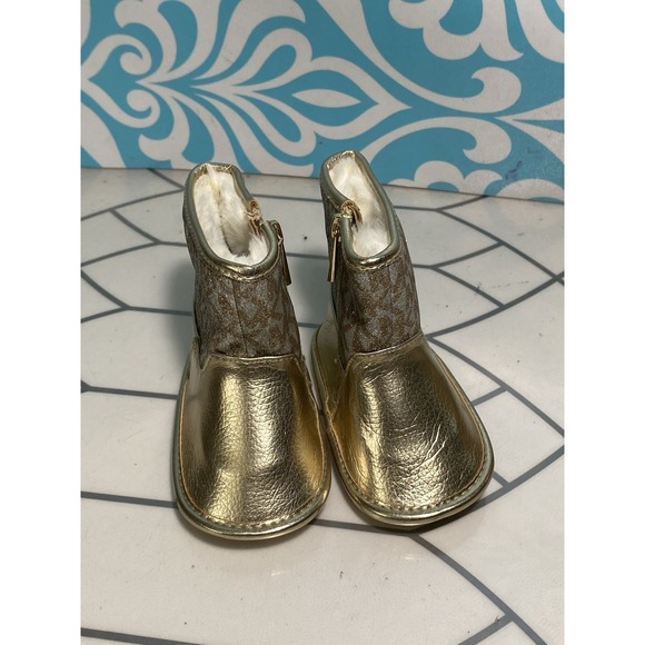 Michael Kors Baby Moca Silver  Boots Size 4 Infant - Picture 1 of 5